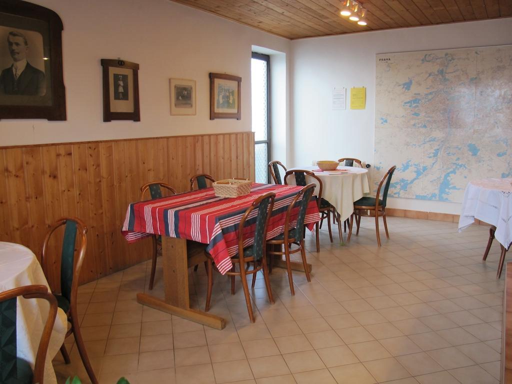 Penzion Eliska Прага Экстерьер фото